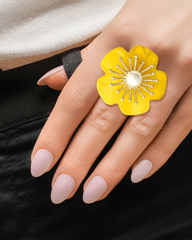 Marbled Yellow Flower Gold Ring