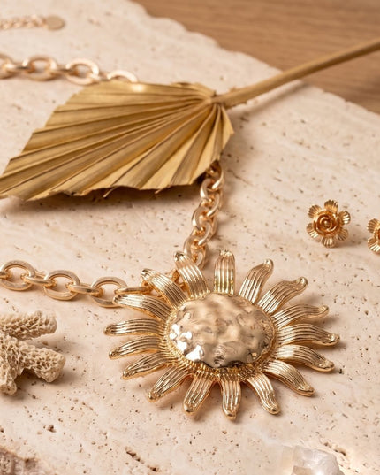 Gold Hammered Sunburst Pendant Chain Necklace