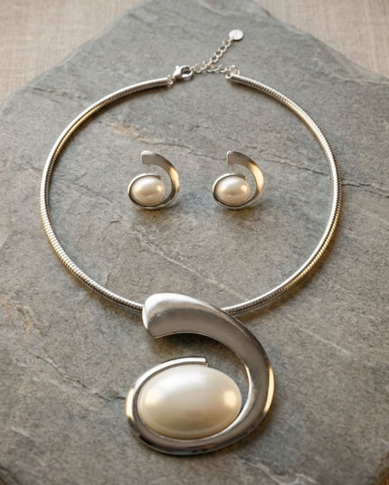 Silver Sculpted Pearl Swirl Pendant Collar Necklace