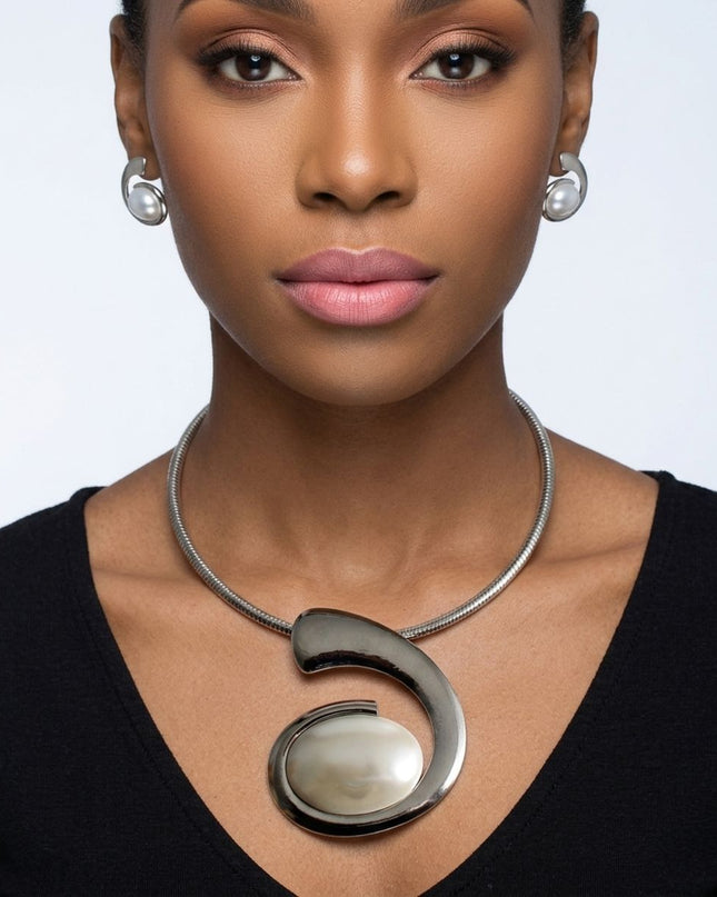 Silver Sculpted Pearl Swirl Pendant Collar Necklace